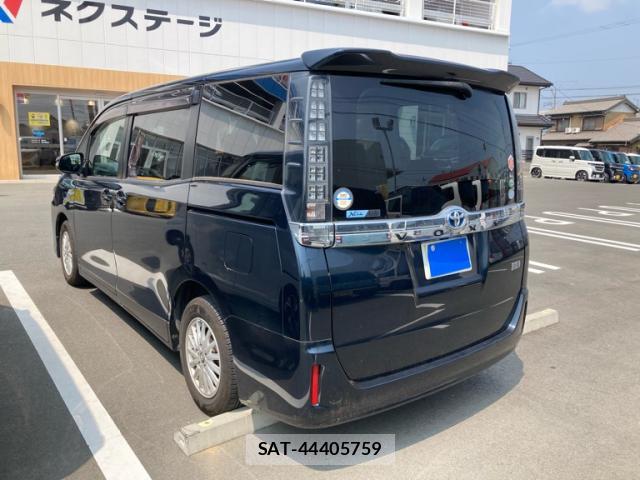 Toyota VOXY 2015-02 8219583-13