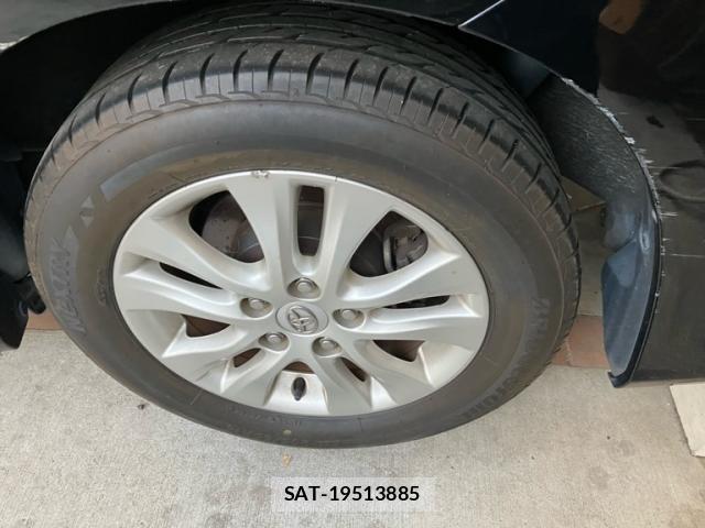 Toyota VOXY 2010-07 8219619-3