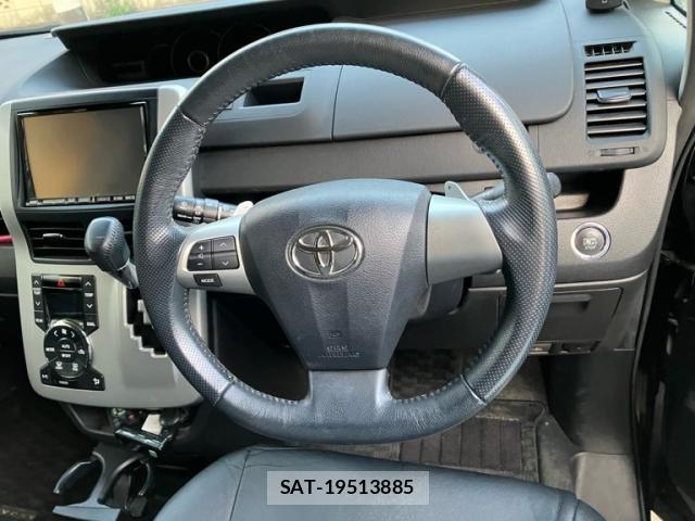 Toyota VOXY 2010-07 8219619-9
