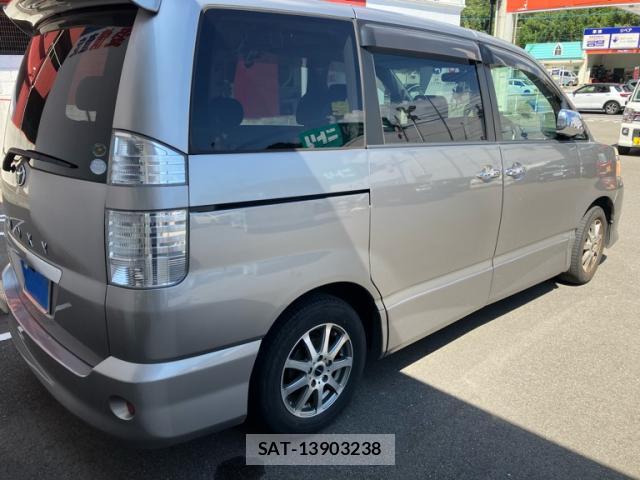 Toyota VOXY 2007-01 8219648-12