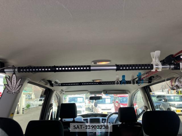 Toyota VOXY 2007-01 8219648-16