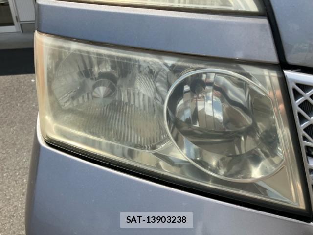 Toyota VOXY 2007-01 8219648-3