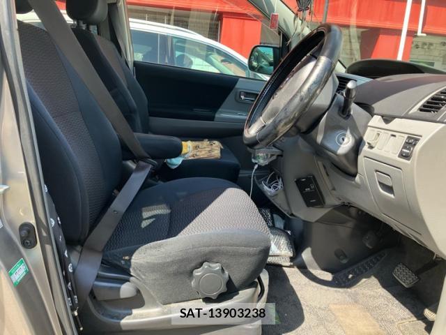 Toyota VOXY 2007-01 8219648-9