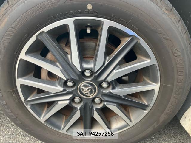 Toyota VOXY 2015-03 8219651-12