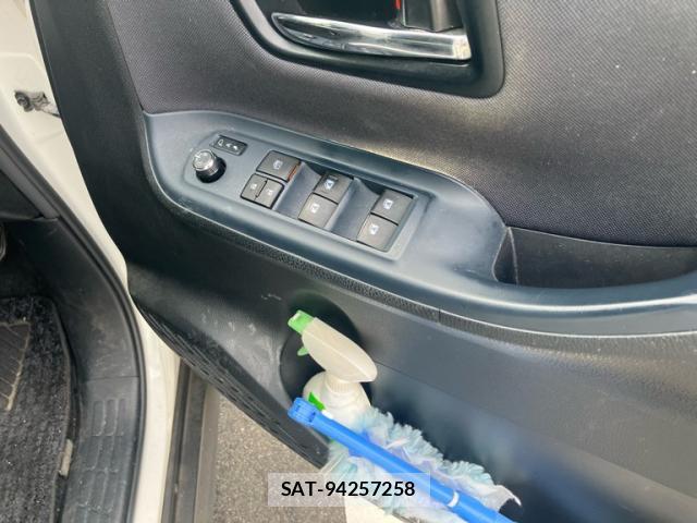 Toyota VOXY 2015-03 8219651-14