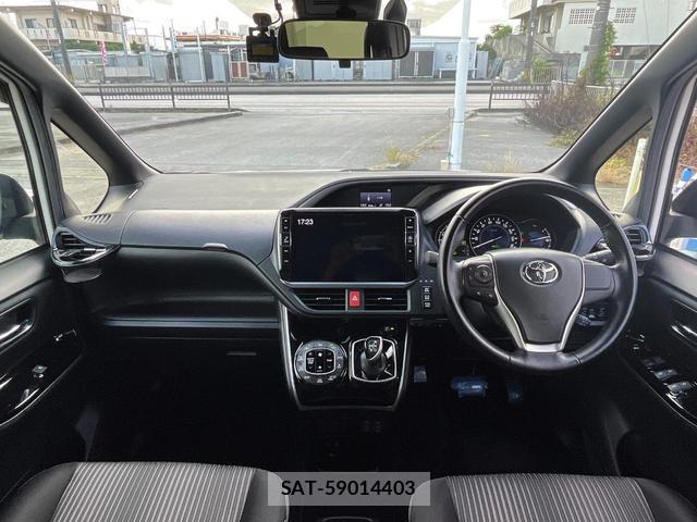 Toyota VOXY 2019-10 8219662-1