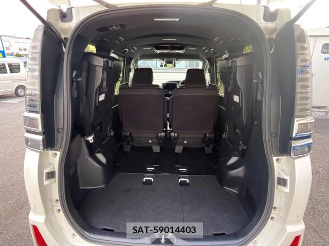 Toyota VOXY 2019-10 8219662-10