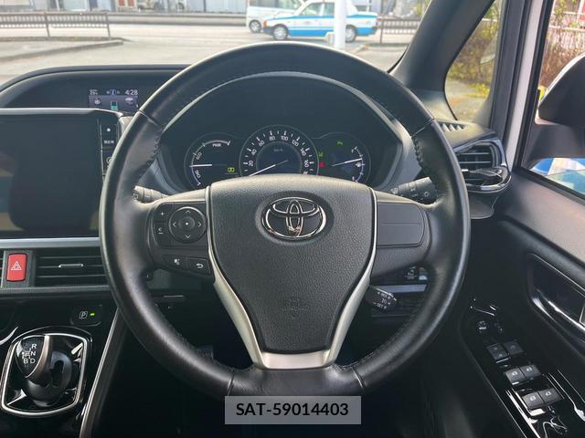 Toyota VOXY 2019-10 8219662-11