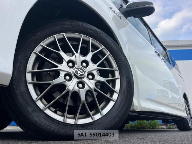 Toyota VOXY 2019-10 8219662-12