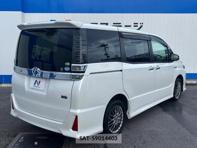 Toyota VOXY 2019-10 8219662-17
