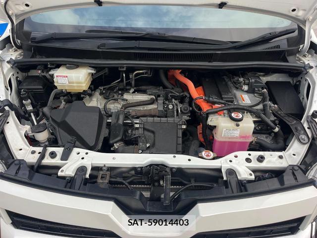 Toyota VOXY 2019-10 8219662-18