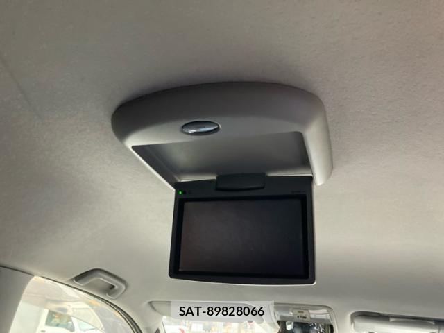 Toyota VOXY 2011-08 8219784-10
