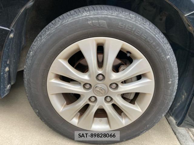 Toyota VOXY 2011-08 8219784-13