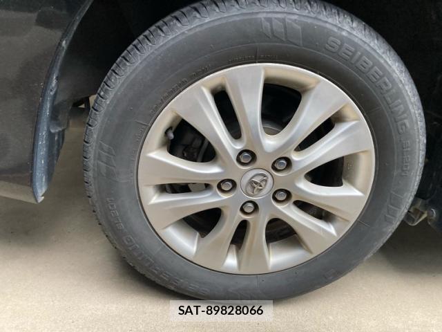 Toyota VOXY 2011-08 8219784-2