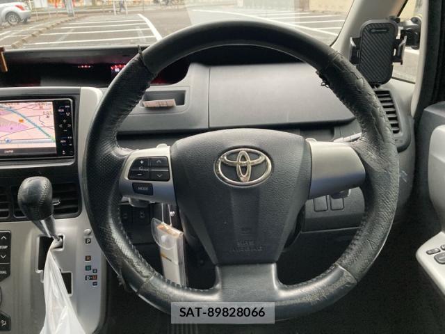 Toyota VOXY 2011-08 8219784-5