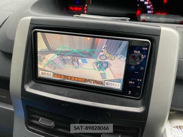 Toyota VOXY 2011-08 8219784-8