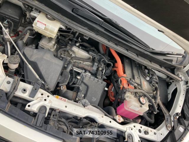 Toyota VOXY 2020-07 8219865-11