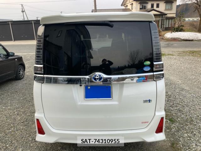 Toyota VOXY 2020-07 8219865-13