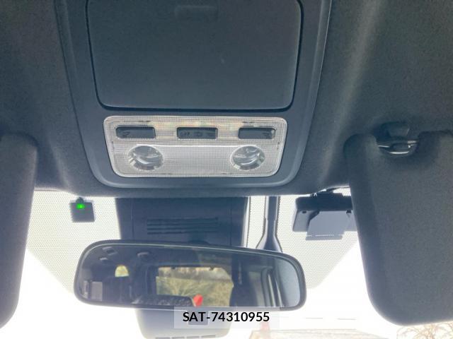 Toyota VOXY 2020-07 8219865-16