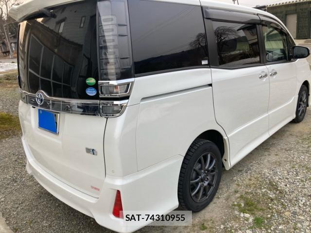 Toyota VOXY 2020-07 8219865-3