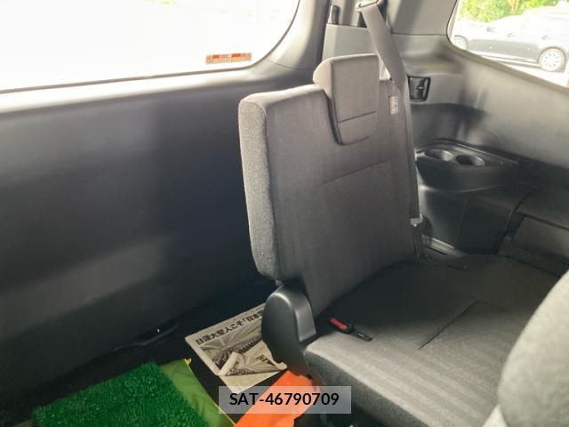 Toyota VOXY 2023-10 8219866-16