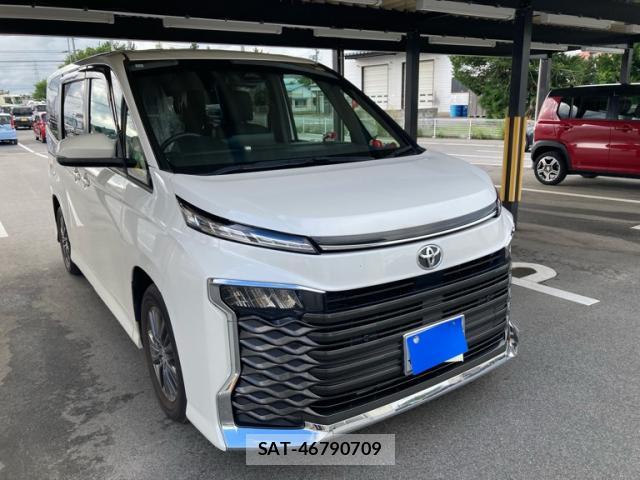 Toyota VOXY 2023-10 8219866-2