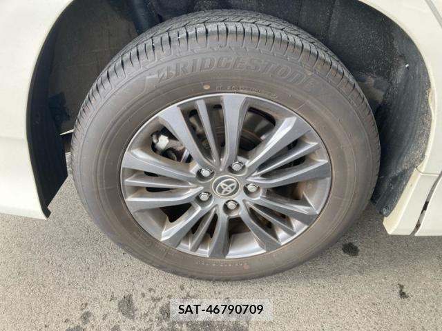 Toyota VOXY 2023-10 8219866-6