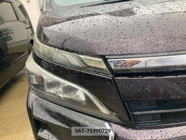 Toyota VOXY 2019-01 8219868-13