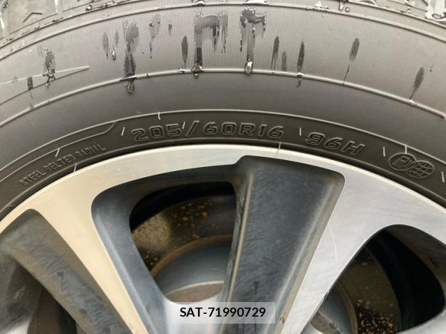 Toyota VOXY 2019-01 8219868-5
