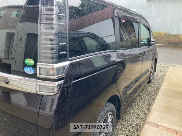 Toyota VOXY 2019-01 8219868-8