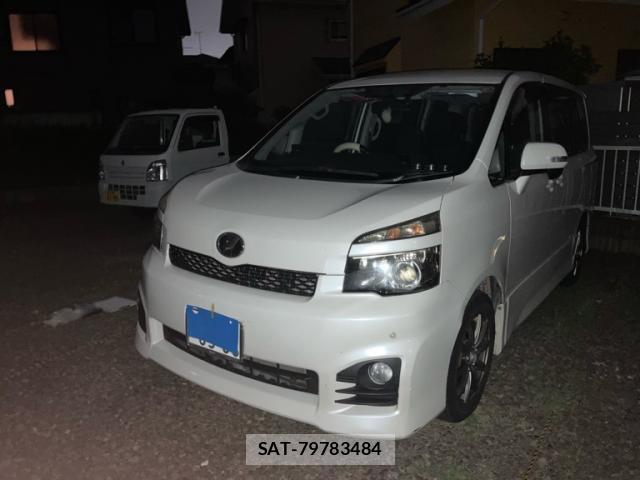 Toyota VOXY 2010-07 8219874-1