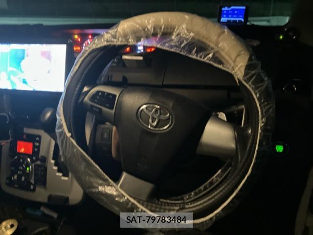 Toyota VOXY 2010-07 8219874-11
