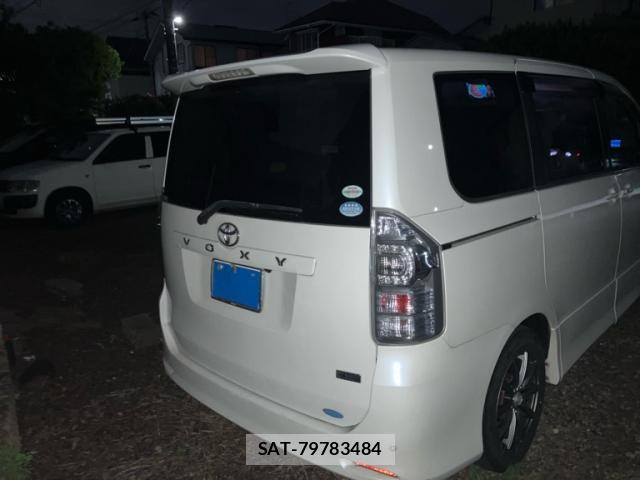 Toyota VOXY 2010-07 8219874-12