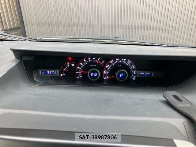 Toyota VOXY 2007-07 8219892-11