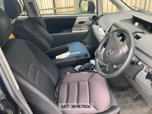 Toyota VOXY 2007-07 8219892-6