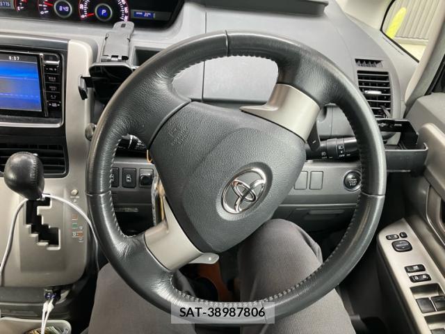 Toyota VOXY 2007-07 8219892-8