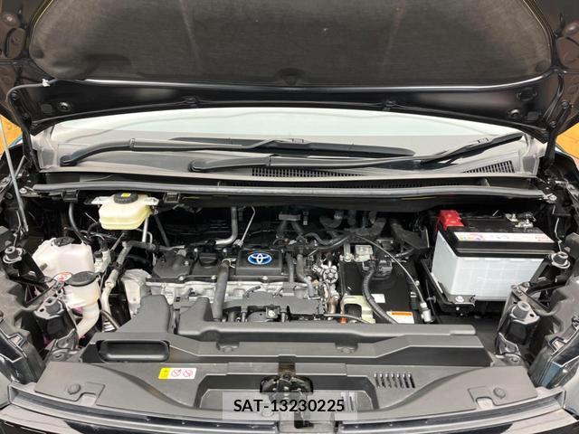 Toyota VOXY 2024-02 8219919-18