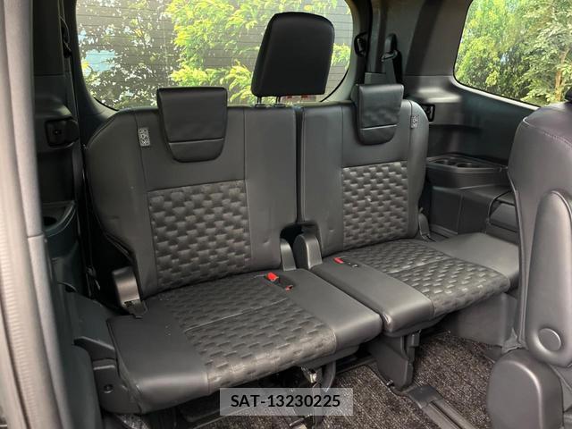 Toyota VOXY 2024-02 8219919-8