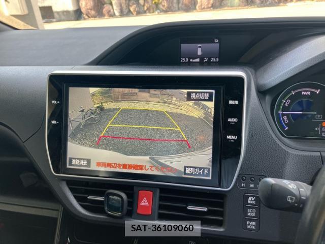 Toyota VOXY 2017-10 8219922-14