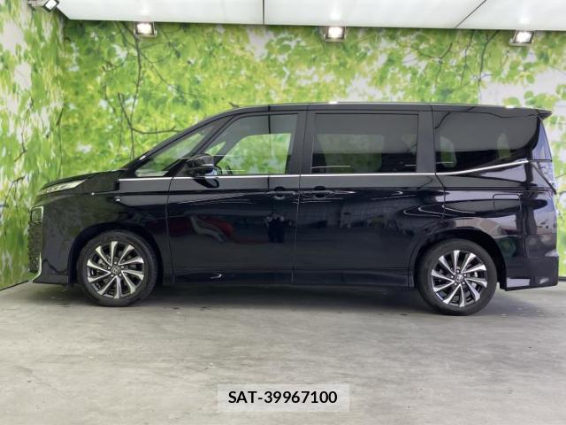 Toyota VOXY 2024-03 8219943-1
