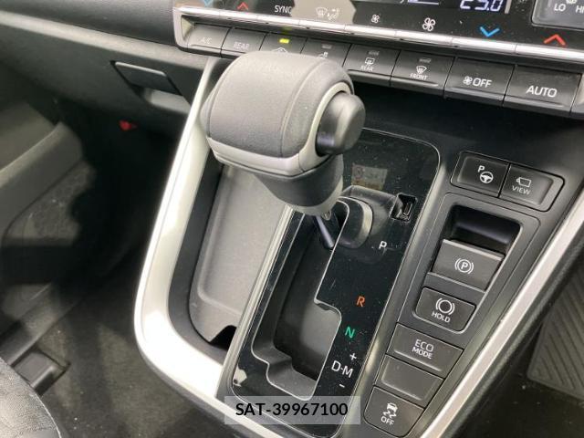 Toyota VOXY 2024-03 8219943-17