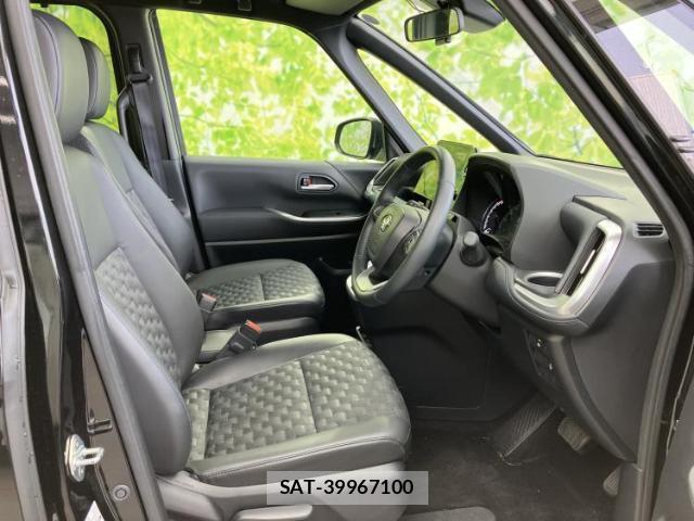 Toyota VOXY 2024-03 8219943-3