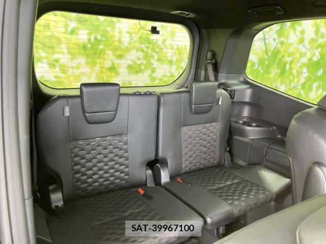 Toyota VOXY 2024-03 8219943-5