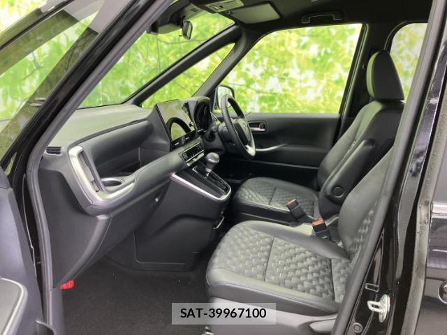 Toyota VOXY 2024-03 8219943-6