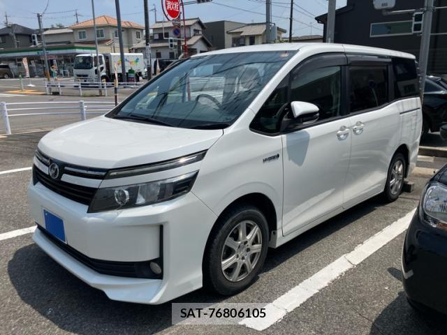 Toyota VOXY 2014-04 8220054-1