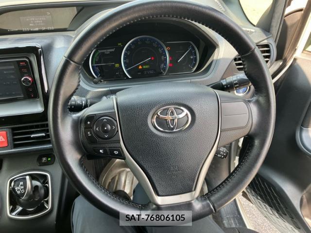 Toyota VOXY 2014-04 8220054-11