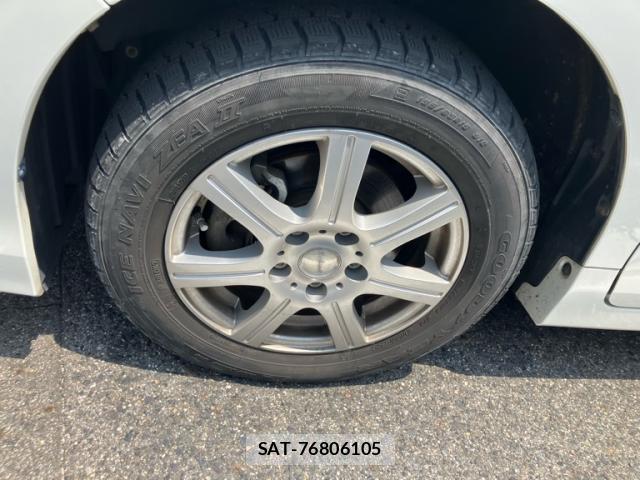 Toyota VOXY 2014-04 8220054-12