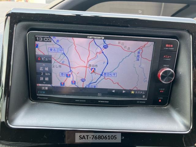 Toyota VOXY 2014-04 8220054-6
