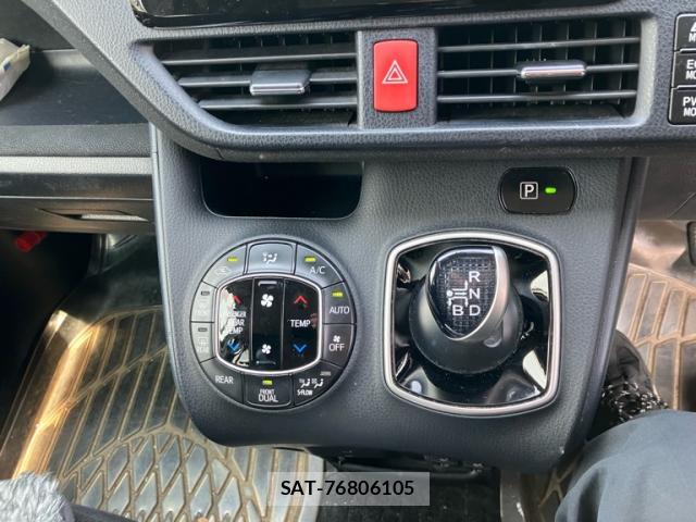 Toyota VOXY 2014-04 8220054-9
