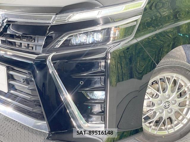 Toyota VOXY 2021-07 8220096-12